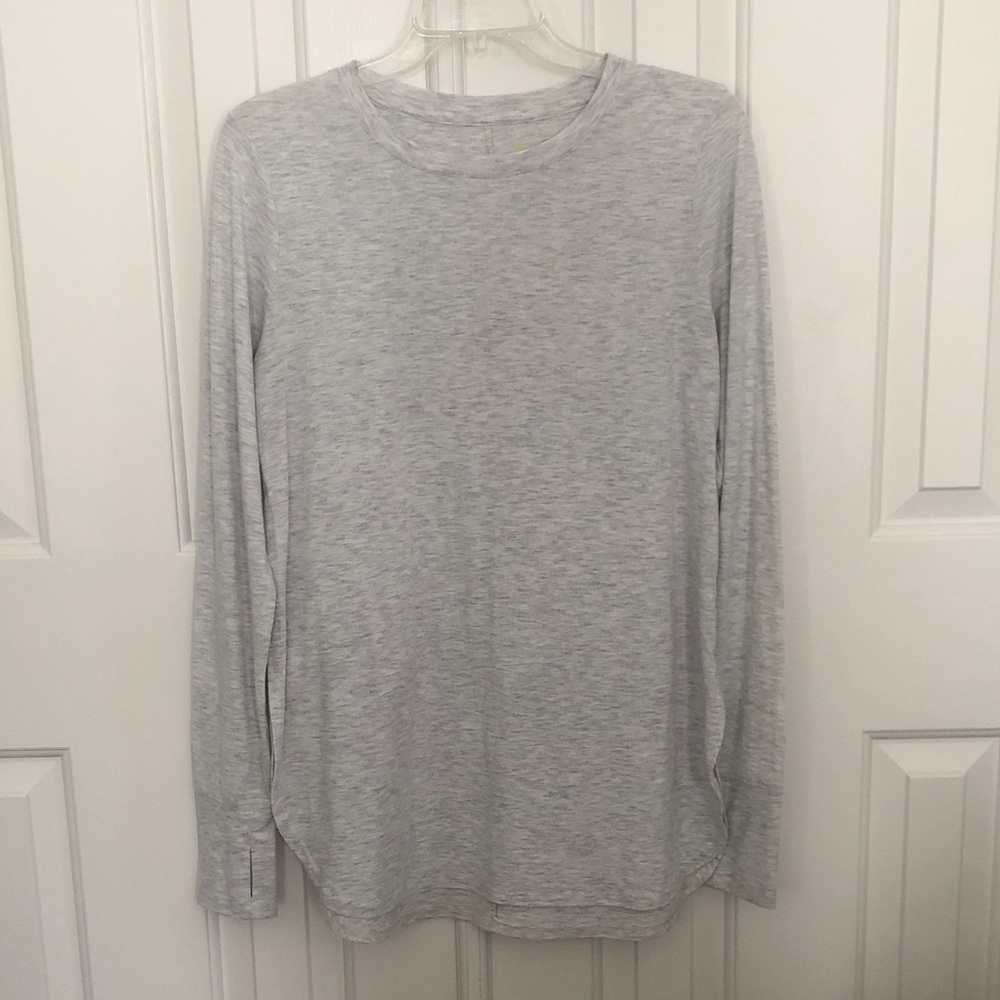 Tek Gear Long-Sleeve Crewneck Tee in Light Gray